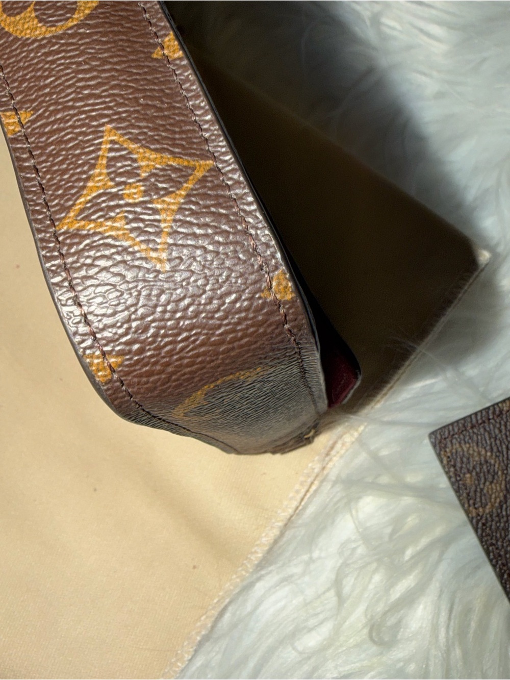 LOUIS VUITTON
Monogram Pochette Felicie Chain Wallet Fuchsia - Picture 9 of 11
